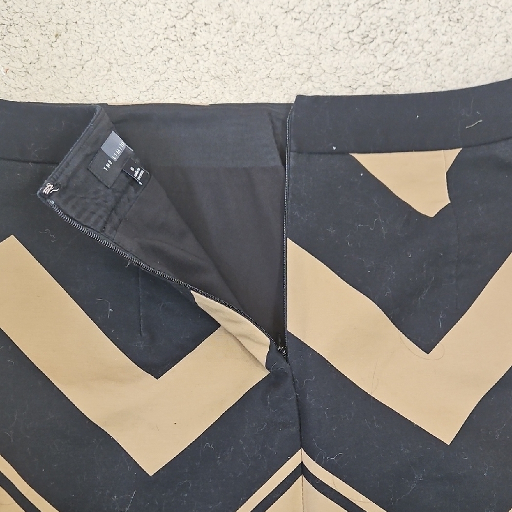 The Limited Black and Tan Chevron Pencil Skirt Size 6 - Picture 5 of 5